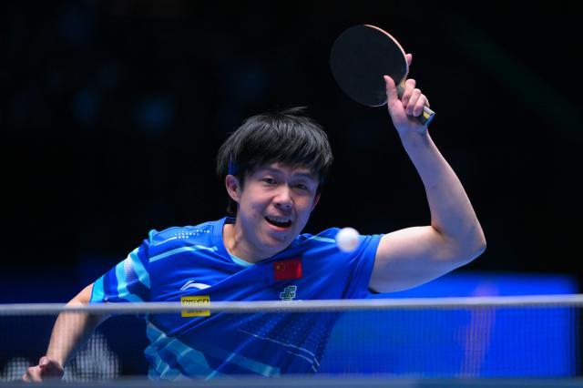 （体育）（7）乒乓球——世界杯男单：王楚钦晋级八强XxjpseC007243_20250417_PEPFN0A001.jpg